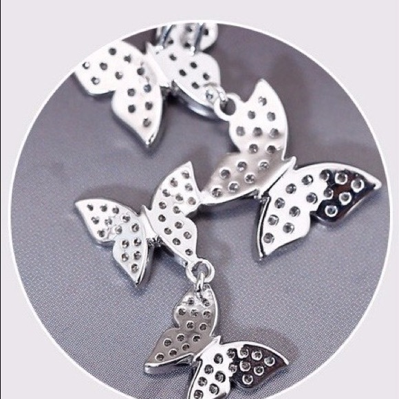 ❤️ STERLING SILVER (925) ZIRCON BUTTERFLY NECKLACE - Picture 2 of 8